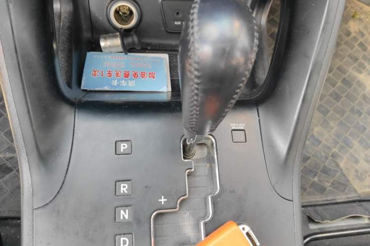 Used Hyundai ix35 2012 2.0L Automatic Two-Wheel Drive Elite Edition GLS Gear Lever