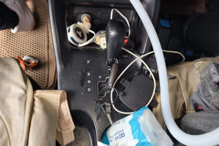Used Hyundai ix35 2012 2.0L Automatic Two-Wheel Drive New Edition GL Gear Lever