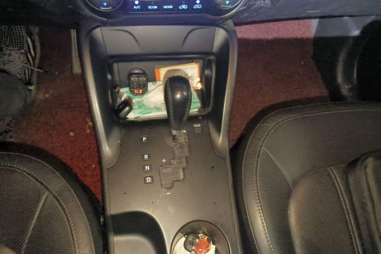 Used Hyundai ix35 2012 2.0L Automatic Two-Wheel Drive Elite Edition GLS Gear Lever