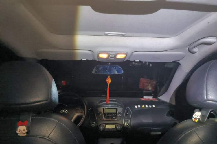 Used Hyundai ix35 2012 2.0L Automatic Two-Wheel Drive Elite Edition GLS Headliner