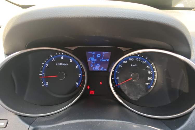Used Hyundai ix35 2012 2.0L Automatic Two-Wheel Drive Elite Edition GLS Instrument Cluster
