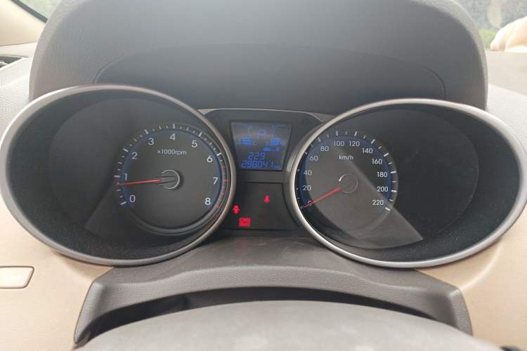 Used Hyundai ix35 2012 2.0L Automatic Two-Wheel Drive New Edition GL Instrument Cluster