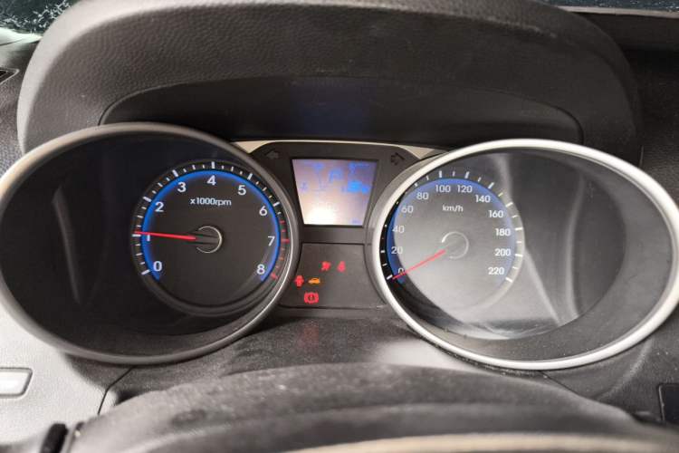 Used Hyundai ix35 2012 2.0L Automatic Two-Wheel Drive New Edition GL Instrument Cluster