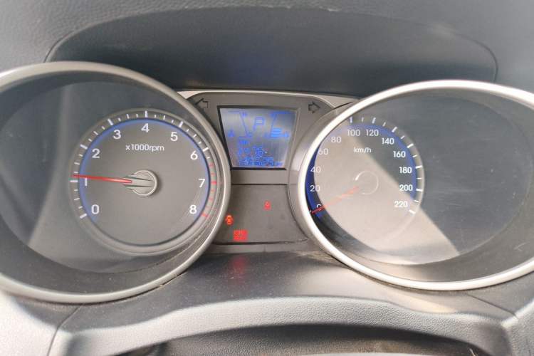 Used Hyundai ix35 2012 2.0L Automatic Two-Wheel Drive Elite Edition GLS Instrument Cluster