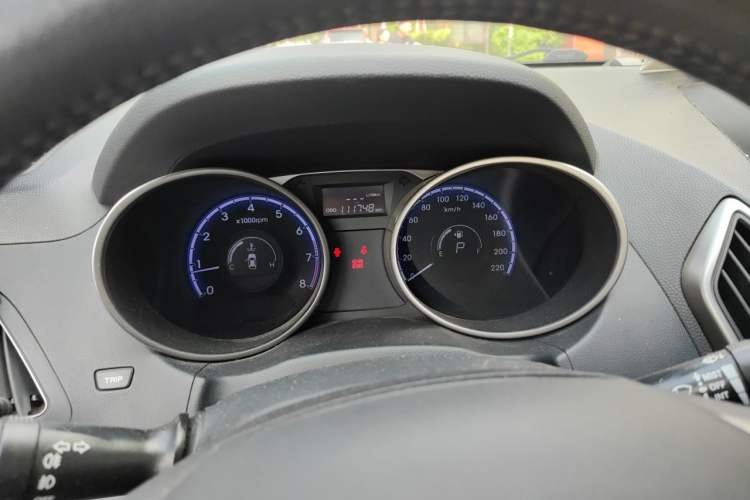 Used Hyundai ix35 2012 2.4L Automatic 4x4 Navigation Edition GLS Instrument Cluster