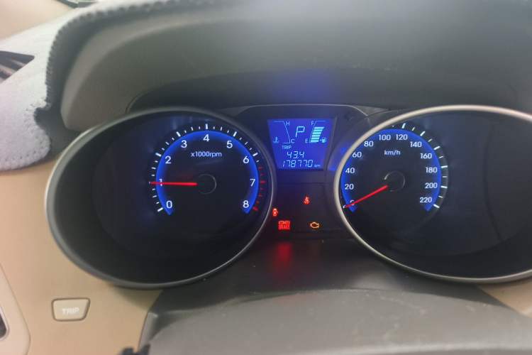 Used Hyundai ix35 2012 2.0L Automatic Two-Wheel Drive Elite Edition GLS Instrument Cluster