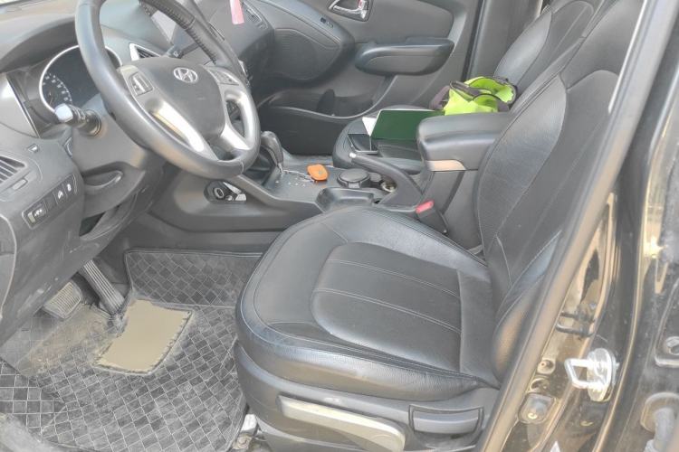 Used Hyundai ix35 2012 2.0L Automatic Two-Wheel Drive Elite Edition GLS Left Front Seat
