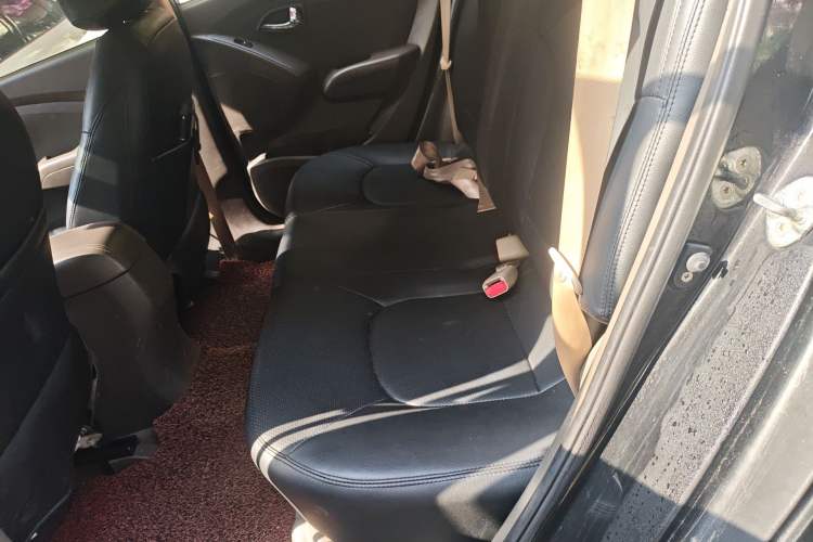 Used Hyundai ix35 2012 2.0L Manual Two-Wheel Drive New Edition GL Left Rear Seat