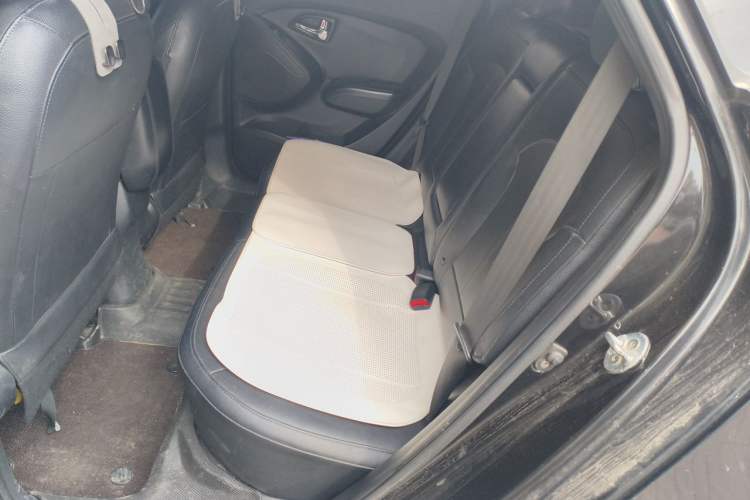 Used Hyundai ix35 2012 2.0L Automatic Two-Wheel Drive Elite Edition GLS Left Rear Seat