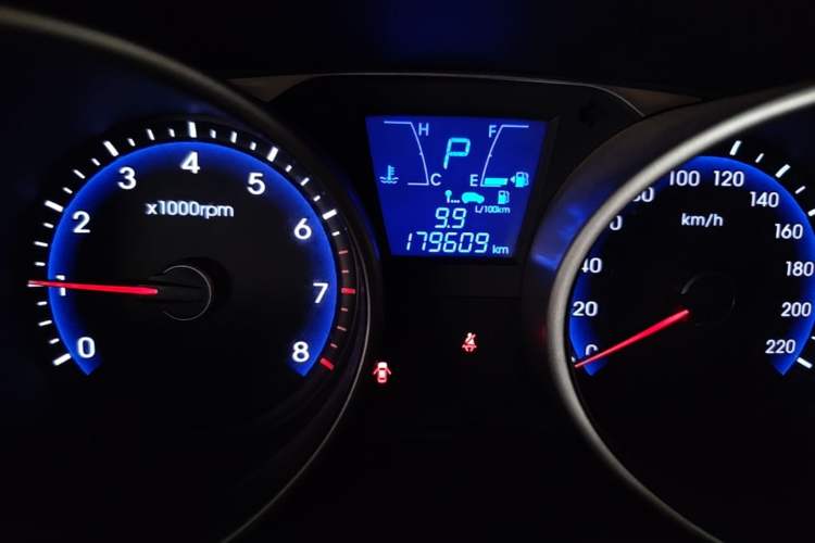Used Hyundai ix35 2012 2.0L Automatic Two-Wheel Drive Elite Edition GLS Odometer Close Up