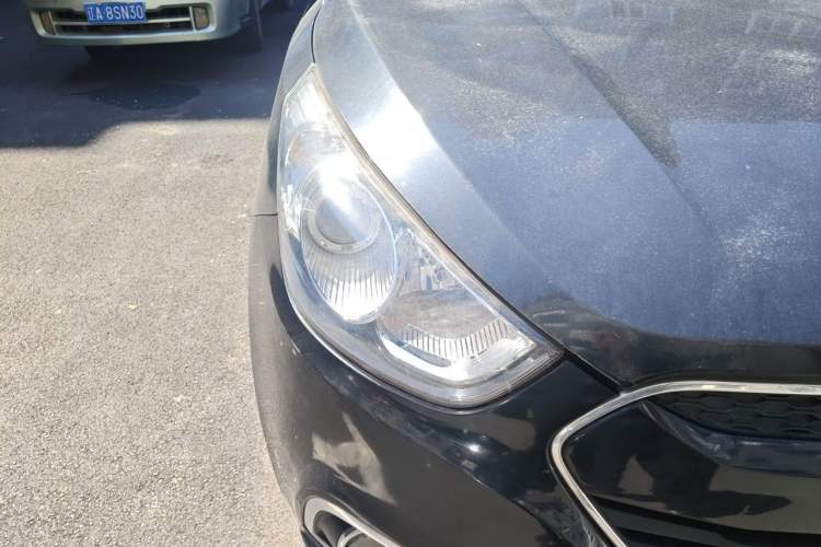 Used Hyundai ix35 2012 2.0L Automatic Two-Wheel Drive Elite Edition GLS Right Front Headlight