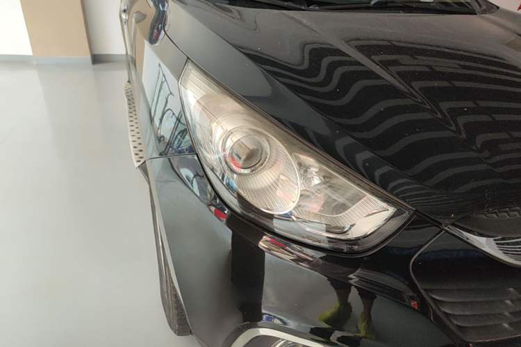 Used Hyundai ix35 2012 2.0L Automatic Two-Wheel Drive Elite Edition GLS Right Front Headlight