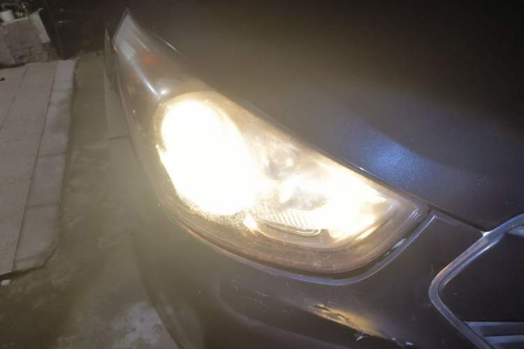 Used Hyundai ix35 2012 2.0L Automatic Two-Wheel Drive Elite Edition GLS Right Front Headlight