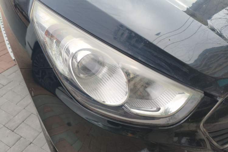 Used Hyundai ix35 2012 2.0L Automatic Two-Wheel Drive Elite Edition GLS Right Front Headlight