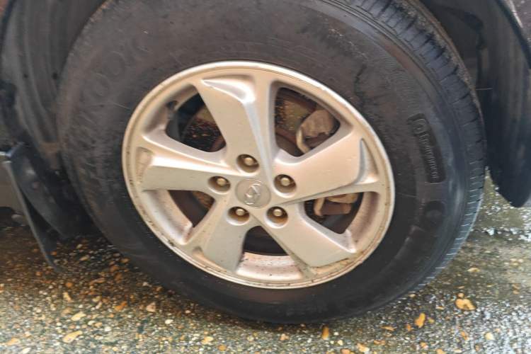 Used Hyundai ix35 2012 2.0L Automatic Two-Wheel Drive New Edition GL Right Front Wheel Hub