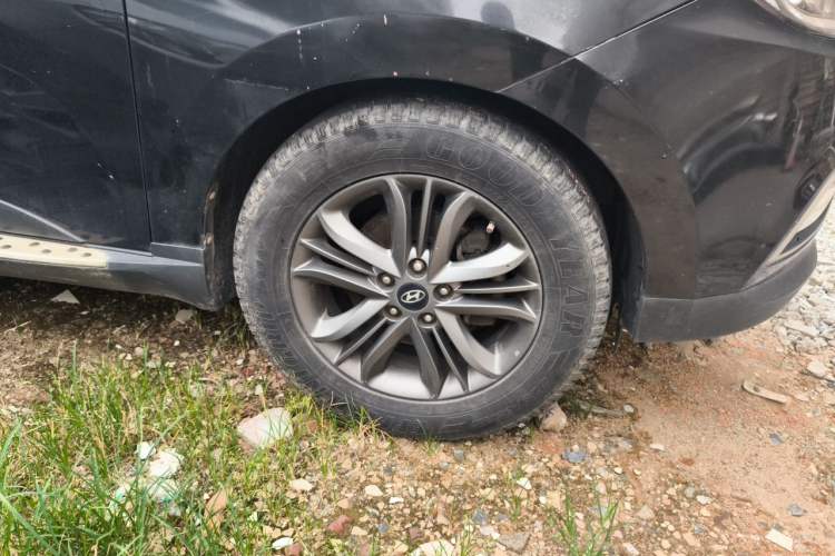 Used Hyundai ix35 2012 2.0L Automatic Two-Wheel Drive New Edition GL Right Front Wheel Hub