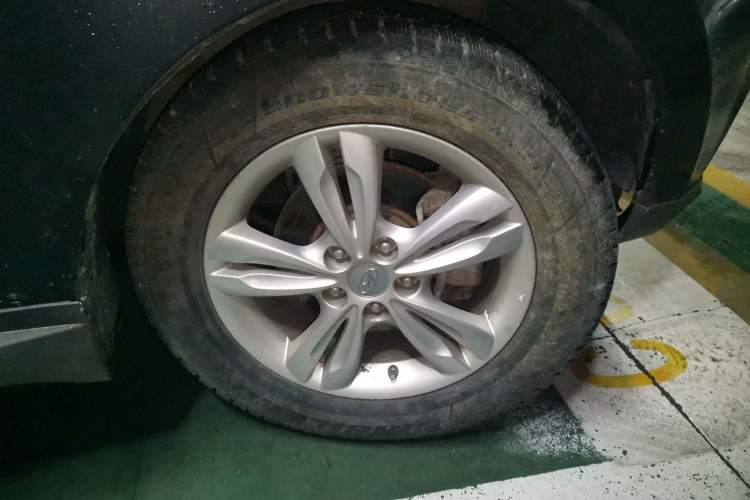 Used Hyundai ix35 2012 2.0L Automatic Two-Wheel Drive New Edition GL Right Front Wheel Hub