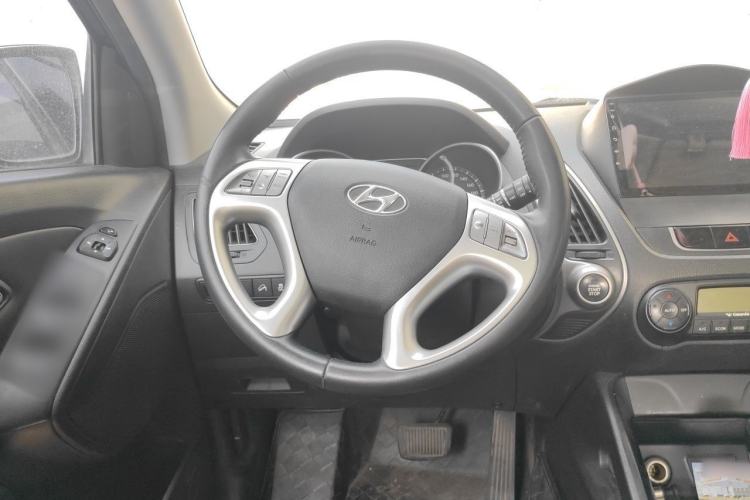 Used Hyundai ix35 2012 2.0L Automatic Two-Wheel Drive Elite Edition GLS Steering Wheel