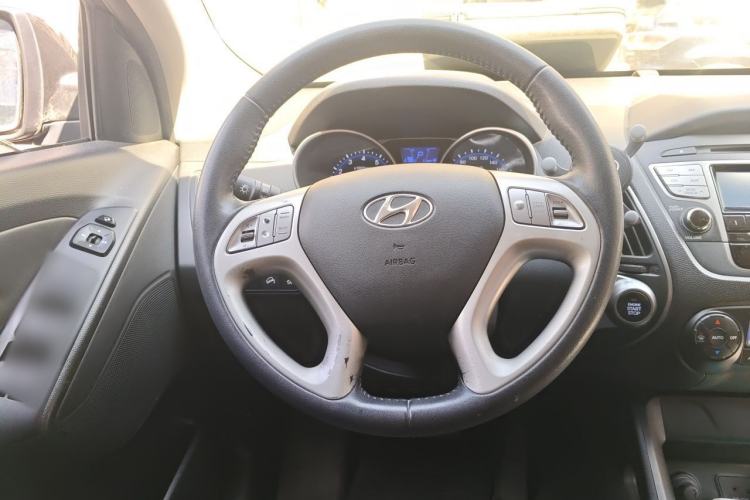 Used Hyundai ix35 2012 2.0L Automatic Two-Wheel Drive Elite Edition GLS Steering Wheel