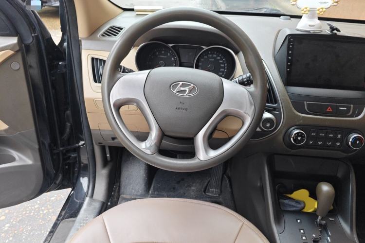 Used Hyundai ix35 2012 2.0L Automatic Two-Wheel Drive New Edition GL Steering Wheel