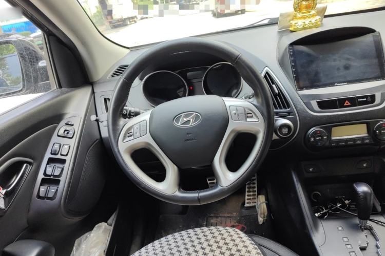 Used Hyundai ix35 2012 2.4L Automatic 4x4 Navigation Edition GLS Steering Wheel