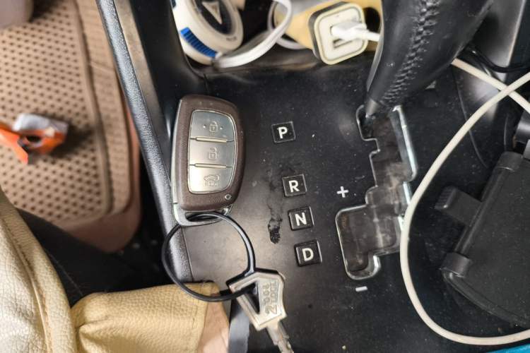 Used Hyundai ix35 2012 2.0L Automatic Two-Wheel Drive New Edition GL Vehicle Key