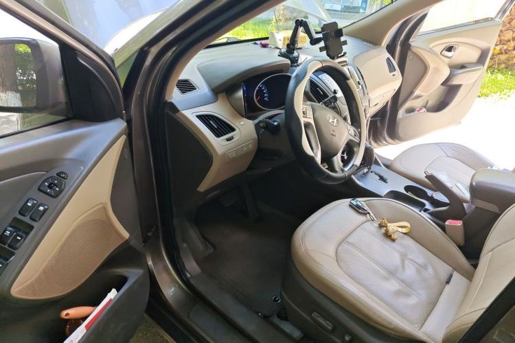 Used Hyundai ix35 2012 2.0L Automatic Two-Wheel Drive Elite Edition GLS Driver Seat