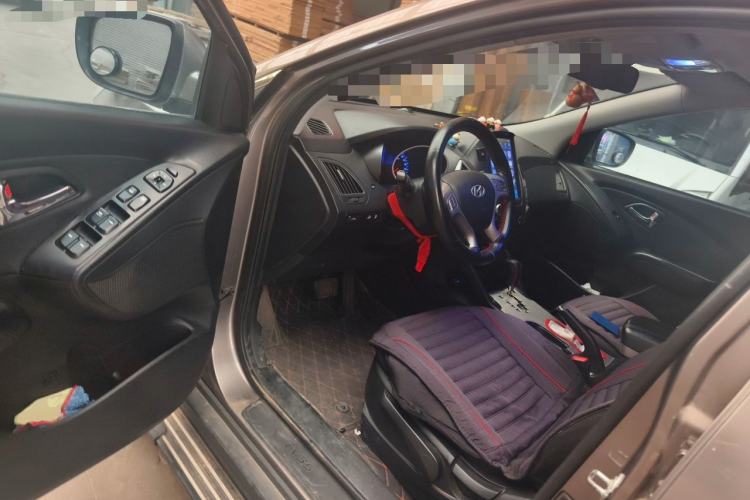 Used Hyundai ix35 2012 2.0L Automatic Two-Wheel Drive Elite Edition GLS Driver Seat