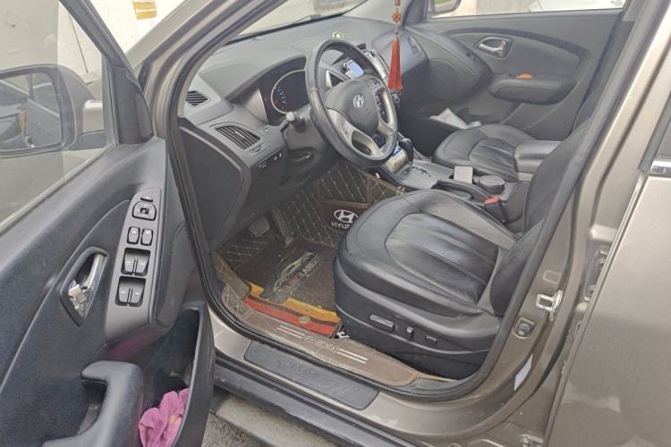 Used Hyundai ix35 2012 2.0L Automatic Two-Wheel Drive Elite Edition GLS Driver Seat