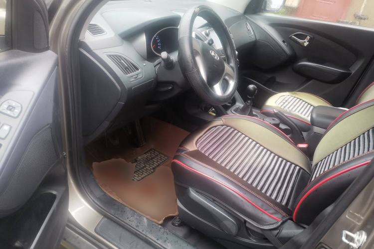 Used Hyundai ix35 2012 2.0L Manual Two-Wheel Drive New Edition GL Driver Seat
