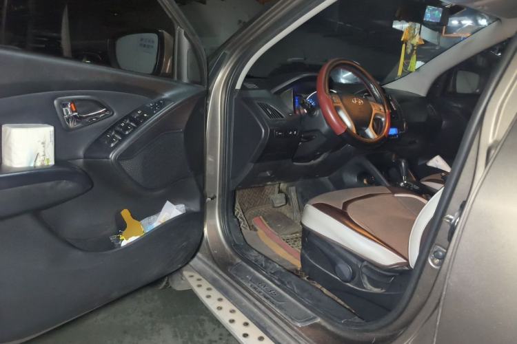 Used Hyundai ix35 2012 2.0L Automatic Two-Wheel Drive Elite Edition GLS Driver Seat