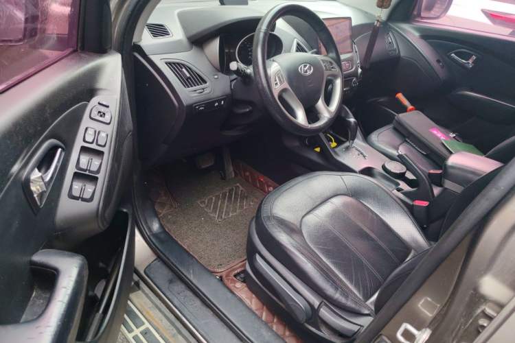 Used Hyundai ix35 2012 2.0L Automatic Two-Wheel Drive Elite Edition GLS Driver Seat