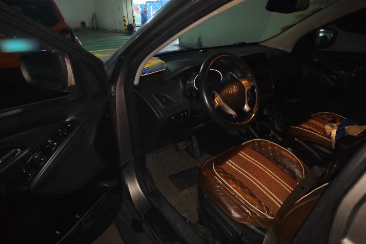 Used Hyundai ix35 2012 2.0L Automatic Two-Wheel Drive Elite Edition GLS Driver Seat