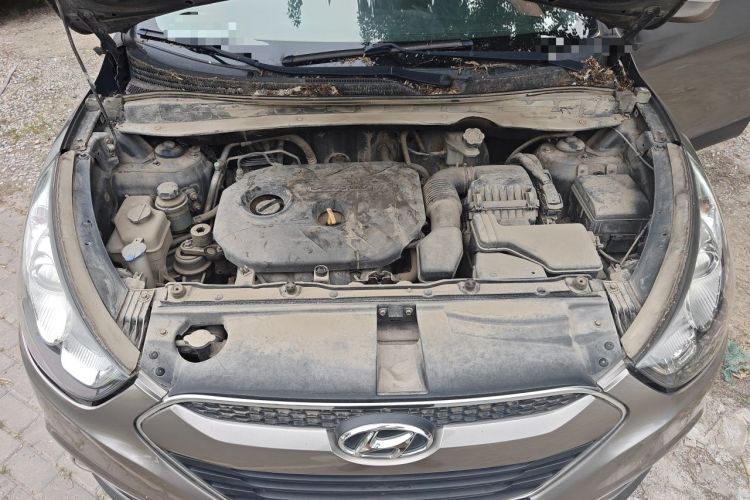 Used Hyundai ix35 2012 2.0L Automatic Two-Wheel Drive Elite Edition GLS Engine Bay