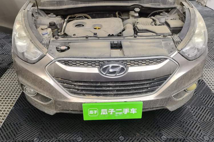 Used Hyundai ix35 2012 2.0L Manual Two-Wheel Drive New Edition GL Engine Bay