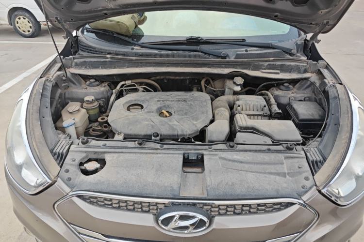 Used Hyundai ix35 2012 2.0L Manual Two-Wheel Drive New Edition GL Engine Bay