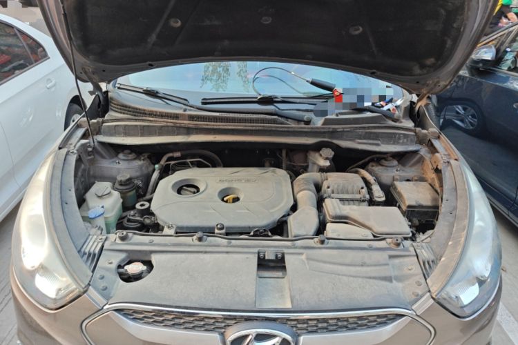 Used Hyundai ix35 2012 2.0L Automatic Two-Wheel Drive Elite Edition GLS Engine Bay