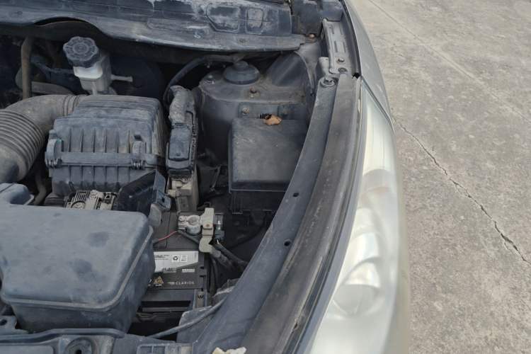 Used Hyundai ix35 2012 2.0L Automatic Two-Wheel Drive Elite Edition GLS Engine Bay Left