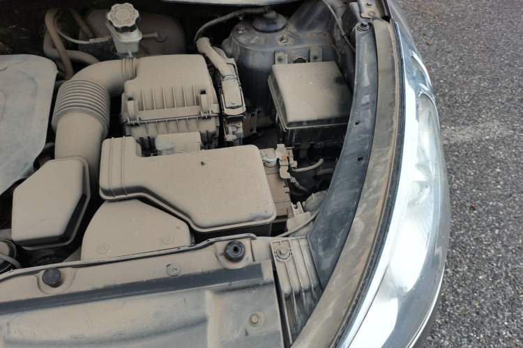 Used Hyundai ix35 2012 2.0L Automatic Two-Wheel Drive Elite Edition GLS Engine Bay Left
