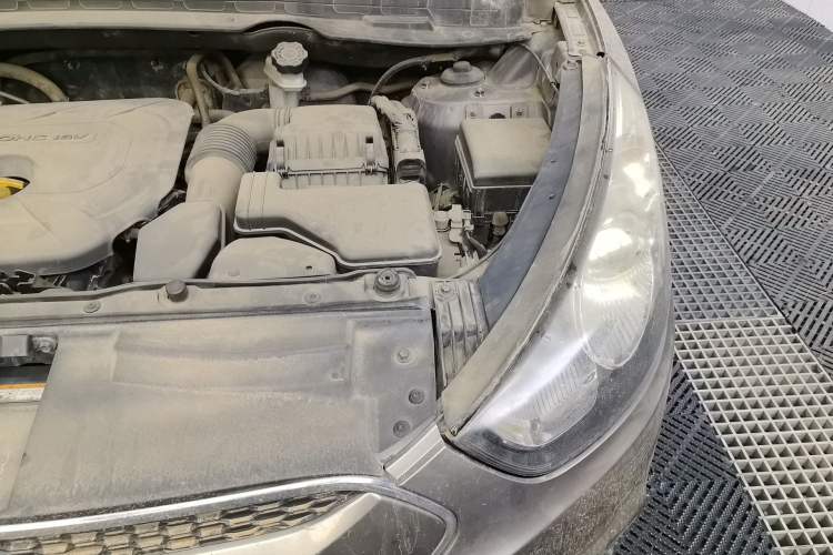 Used Hyundai ix35 2012 2.0L Manual Two-Wheel Drive New Edition GL Engine Bay Left