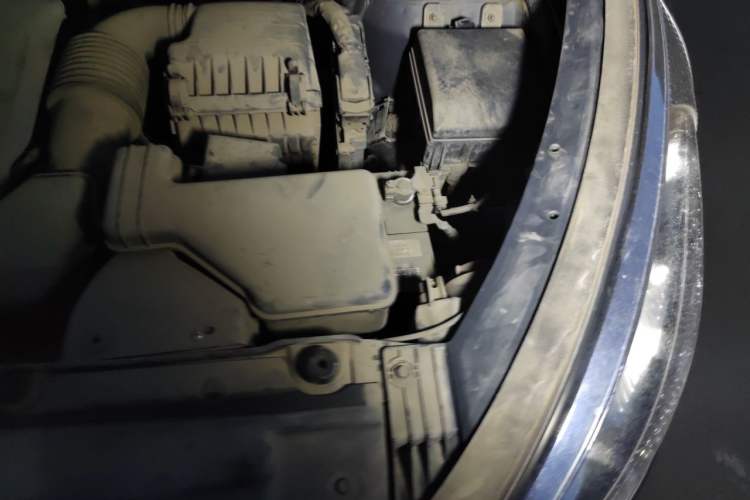 Used Hyundai ix35 2012 2.0L Automatic Two-Wheel Drive Elite Edition GLS Engine Bay Left