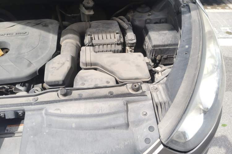 Used Hyundai ix35 2012 2.0L Automatic Two-Wheel Drive Elite Edition GLS Engine Bay Left