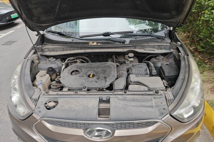 Used Hyundai ix35 2012 2.0L Automatic Two-Wheel Drive Elite Edition GLS Engine Bay