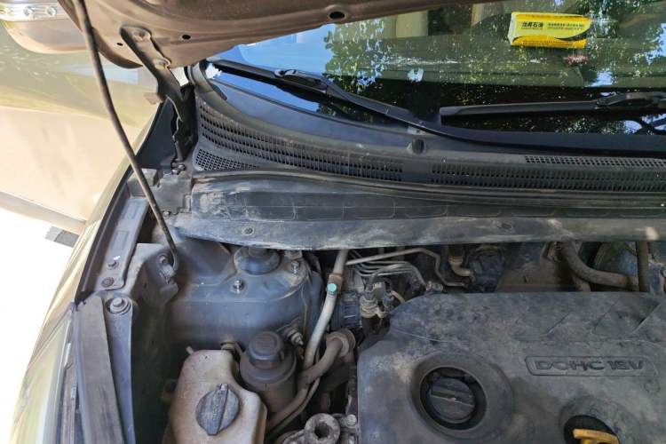 Used Hyundai ix35 2012 2.0L Automatic Two-Wheel Drive Elite Edition GLS Engine Bay Right