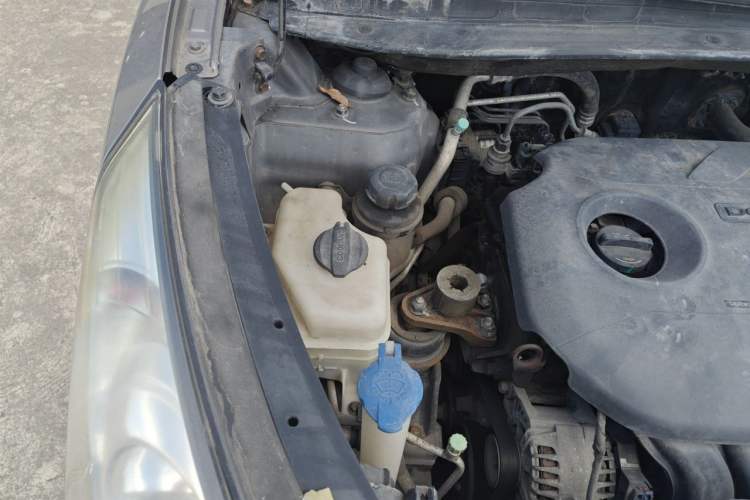 Used Hyundai ix35 2012 2.0L Automatic Two-Wheel Drive Elite Edition GLS Engine Bay Right