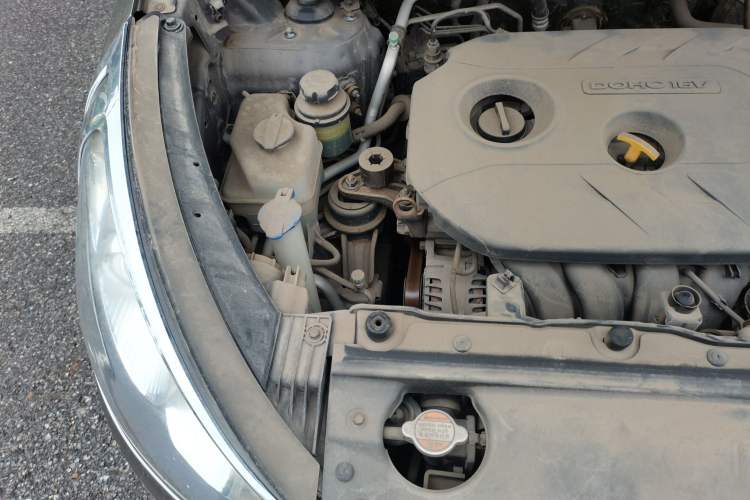 Used Hyundai ix35 2012 2.0L Automatic Two-Wheel Drive Elite Edition GLS Engine Bay Right