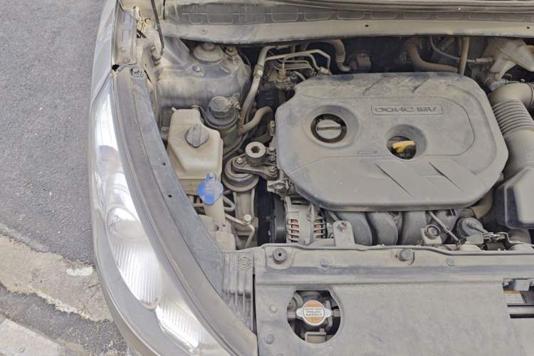 Used Hyundai ix35 2012 2.0L Automatic Two-Wheel Drive Elite Edition GLS Engine Bay Right