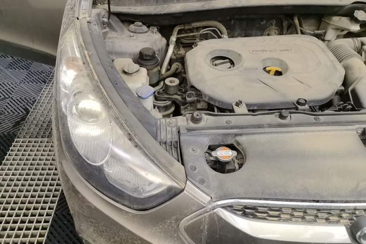 Used Hyundai ix35 2012 2.0L Manual Two-Wheel Drive New Edition GL Engine Bay Right