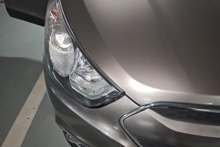 Used Hyundai ix35 2012 2.0L Automatic Two-Wheel Drive Elite Edition GLS Engine Bay Right