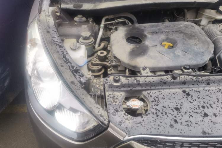 Used Hyundai ix35 2012 2.0L Manual Two-Wheel Drive New Edition GL Engine Bay Right